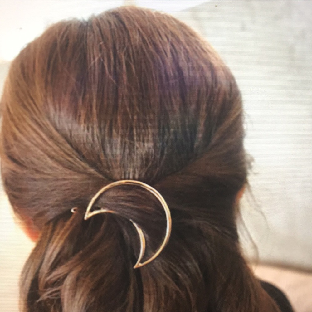 Amazing golden crescent hair clip!
